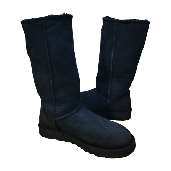 UGG Shoes - UGG Womens Size 7 Classic Tall II Black Sheepskin Shearling Fur Lined Boots
